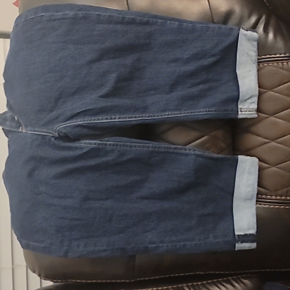 Levi Capri pants